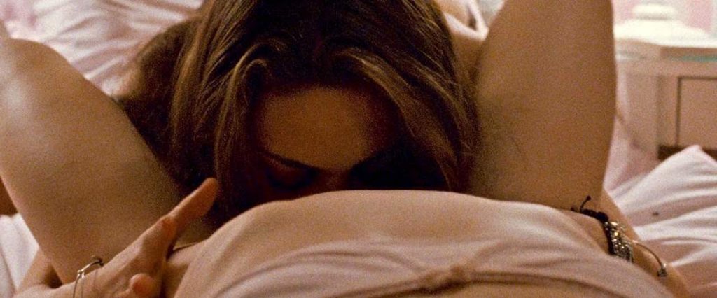 Natalie Portman lesbian sex with Mila Kunis