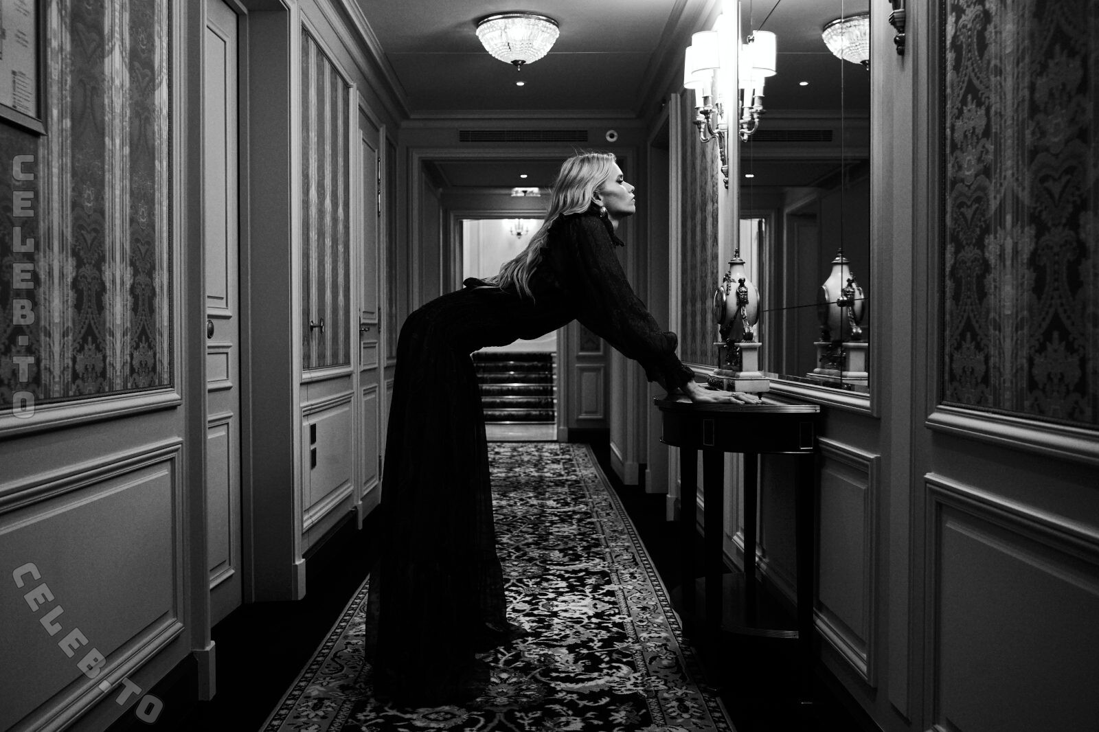 Abbey Lee Kershaw hands