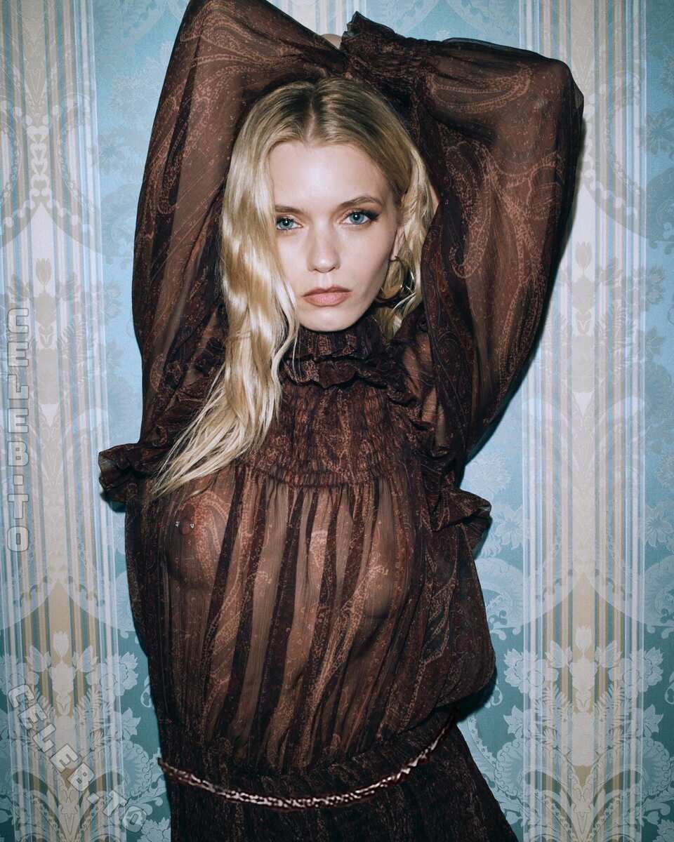 Abbey Lee Kershaw hands