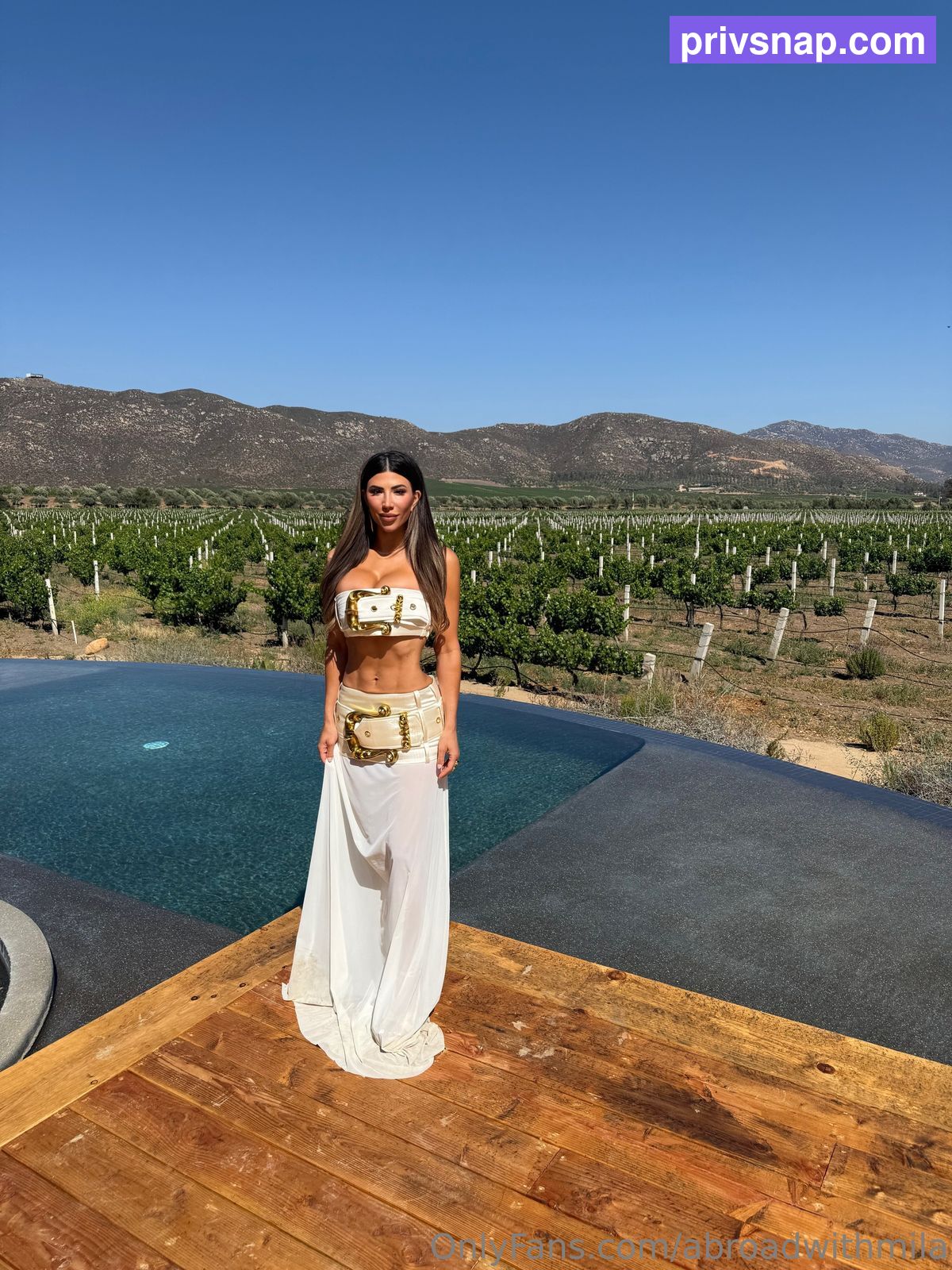 Abroadwithmila Naked (14 Photos) - LeakedModels
