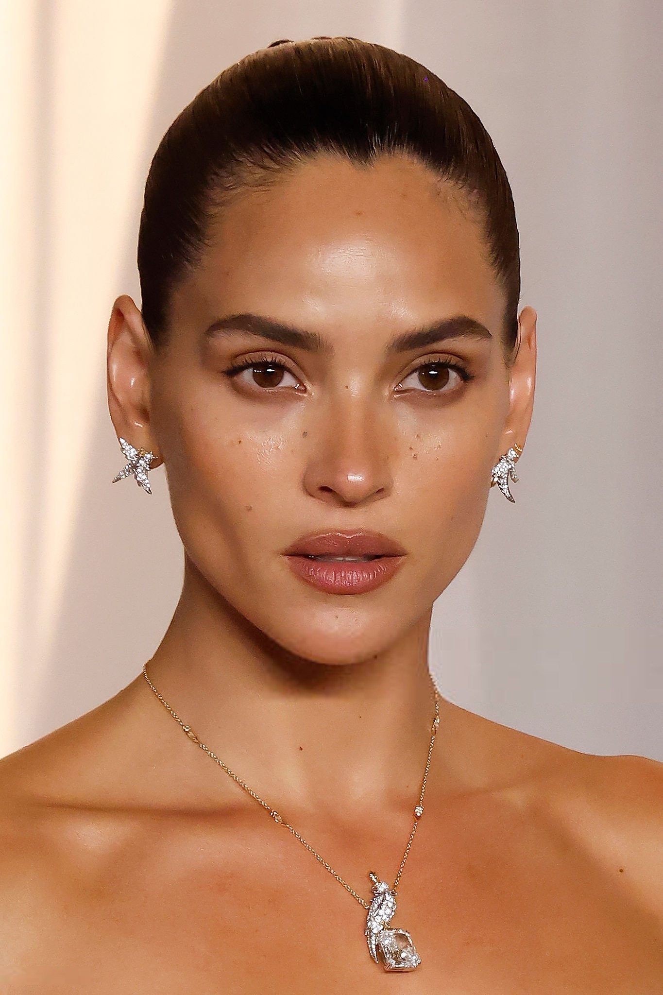 Adria Arjona hands