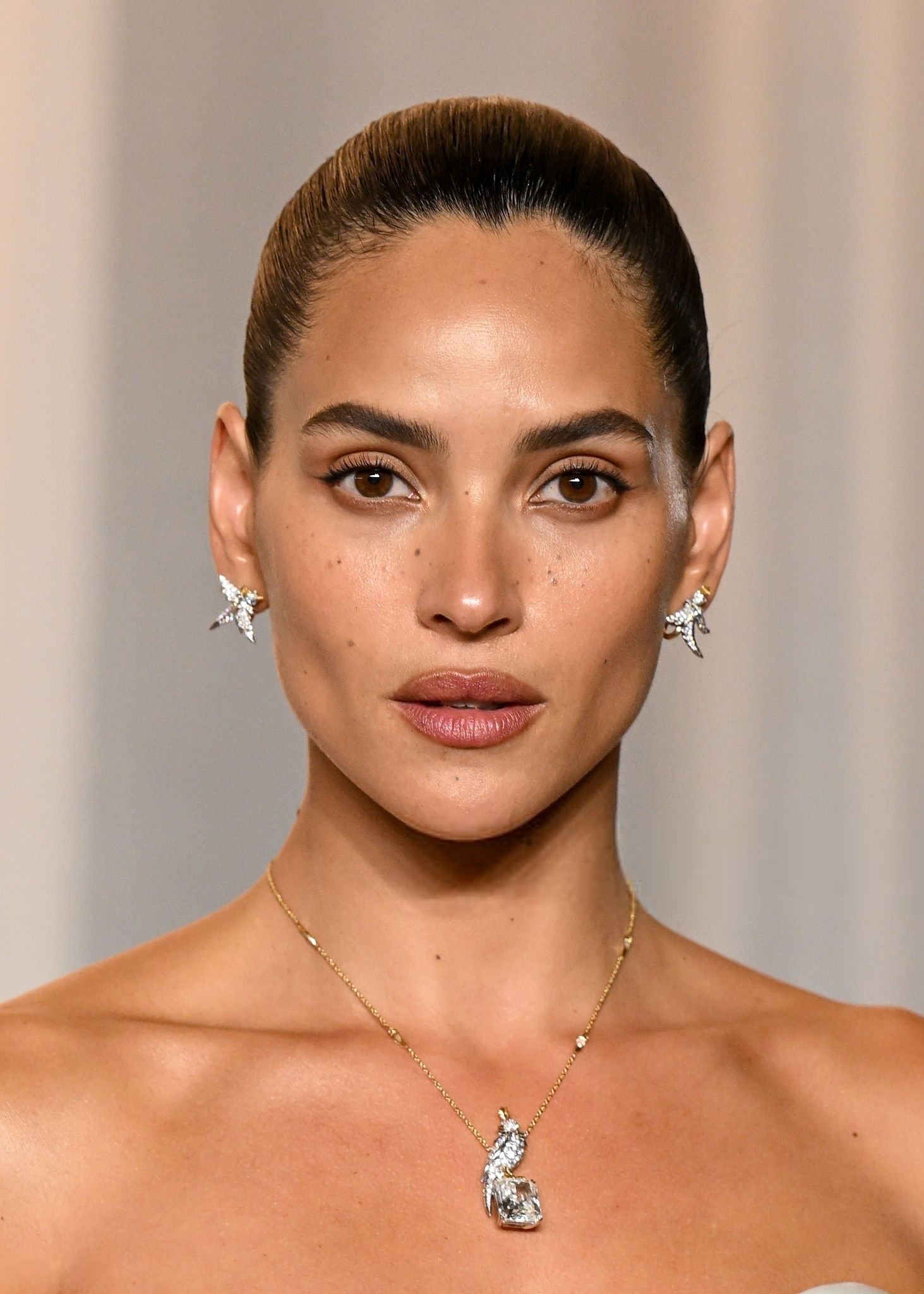 Adria Arjona hands