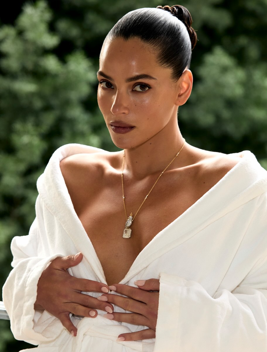Adria Arjona hands
