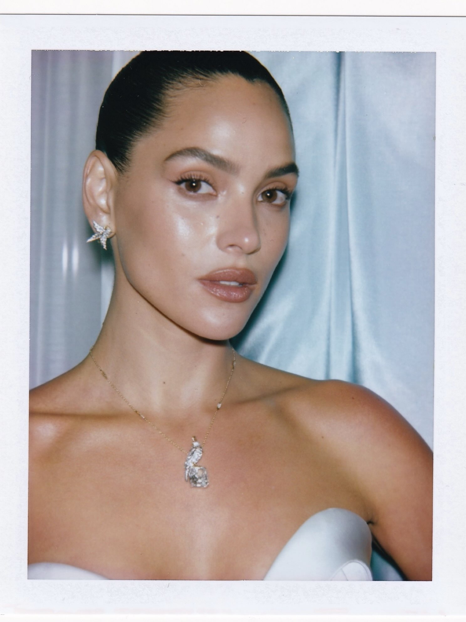 Adria Arjona hands