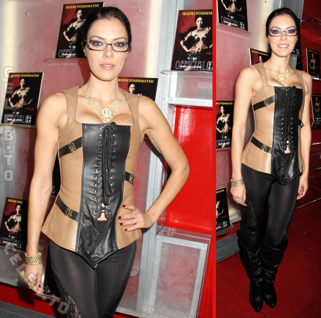 Adrianne Curry legs