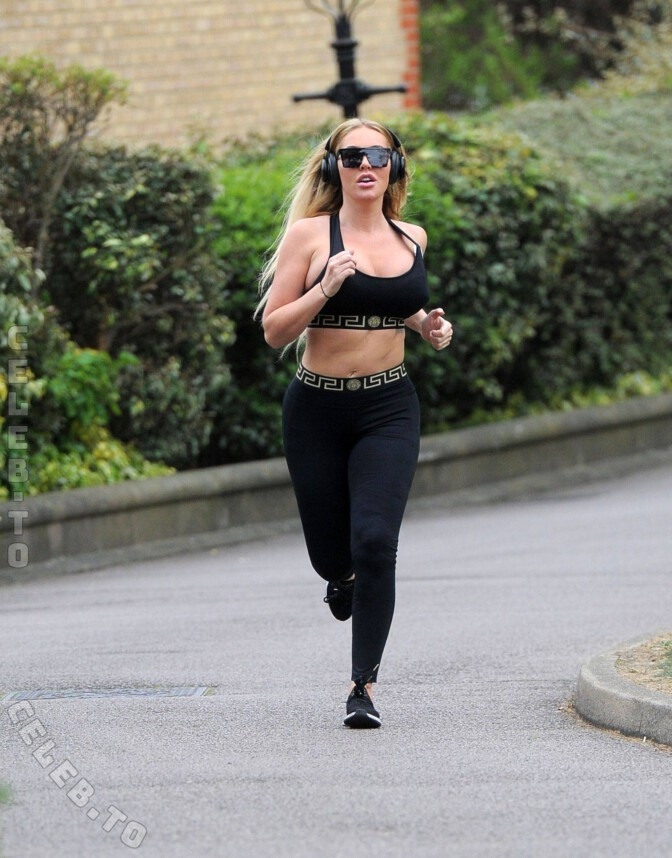 Aisleyne Horgan-Wallace legs