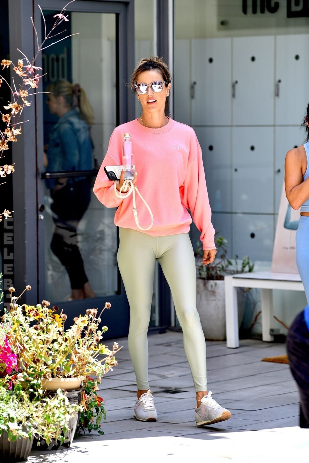 Alessandra Ambrosio legs