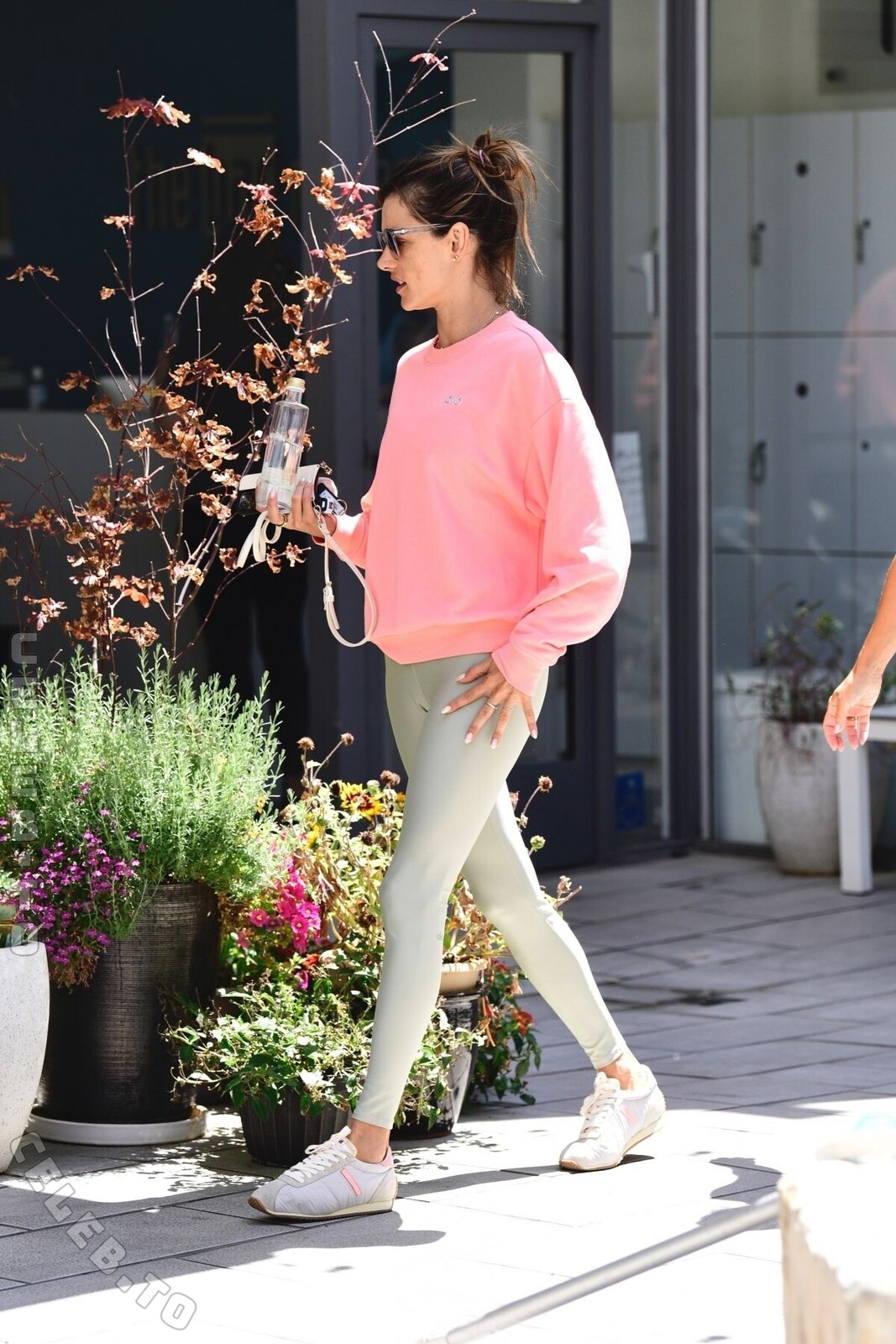 Alessandra Ambrosio legs