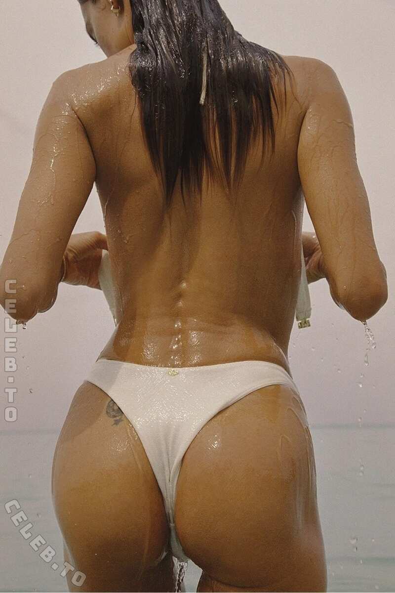 Alessandra Ambrosio legs