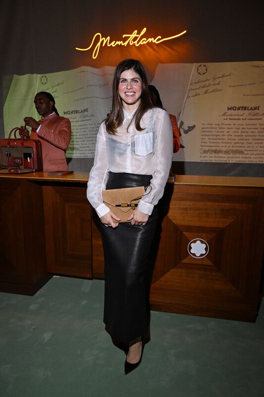 Alexandra Daddario Nude Behind-The-Scenes Photos From "The White Lotus"