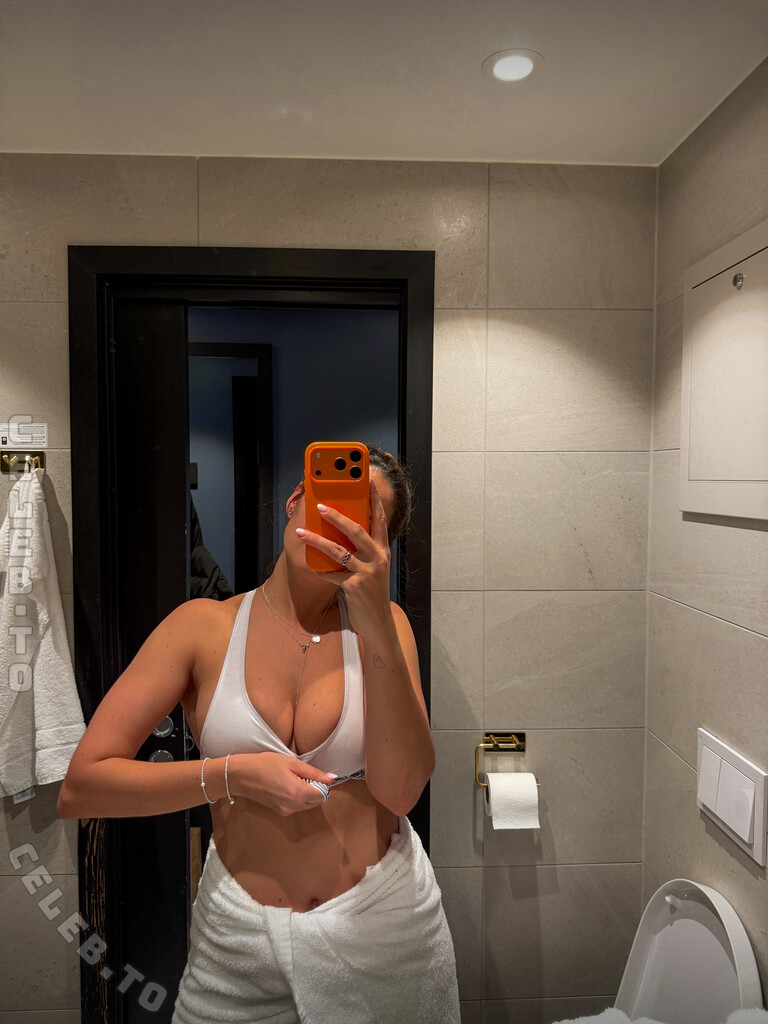 Alexandra Ianculescu Nude & Sexy OnlyFans (6 Photos)