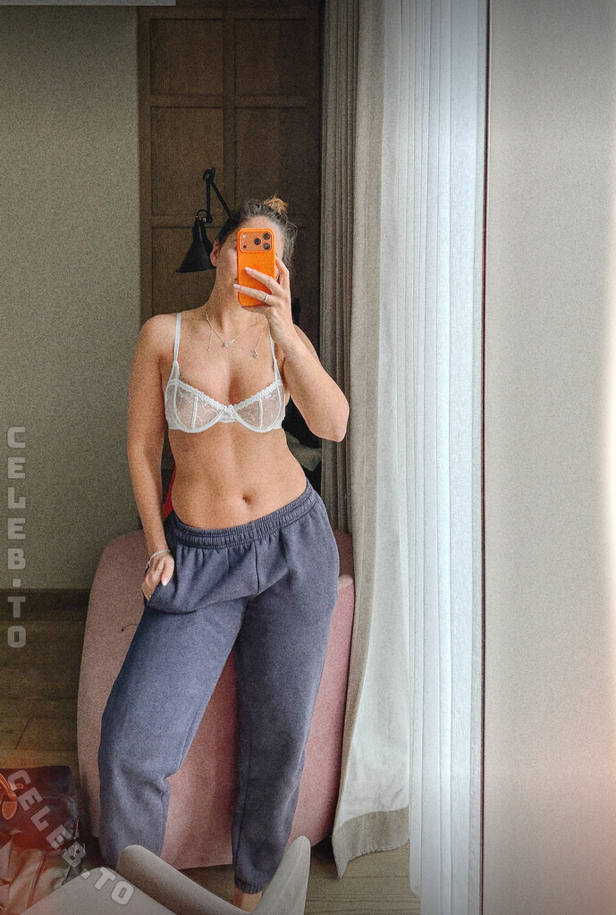 Alexandra Ianculescu Nude & Sexy OnlyFans (6 Photos)