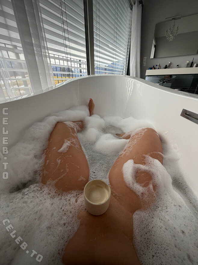 Alexandra Ianculescu Nude & Sexy OnlyFans (6 Photos)