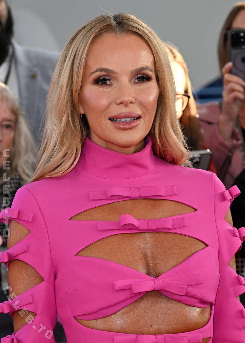 Amanda Holden Nude And Hot Sexy Pics