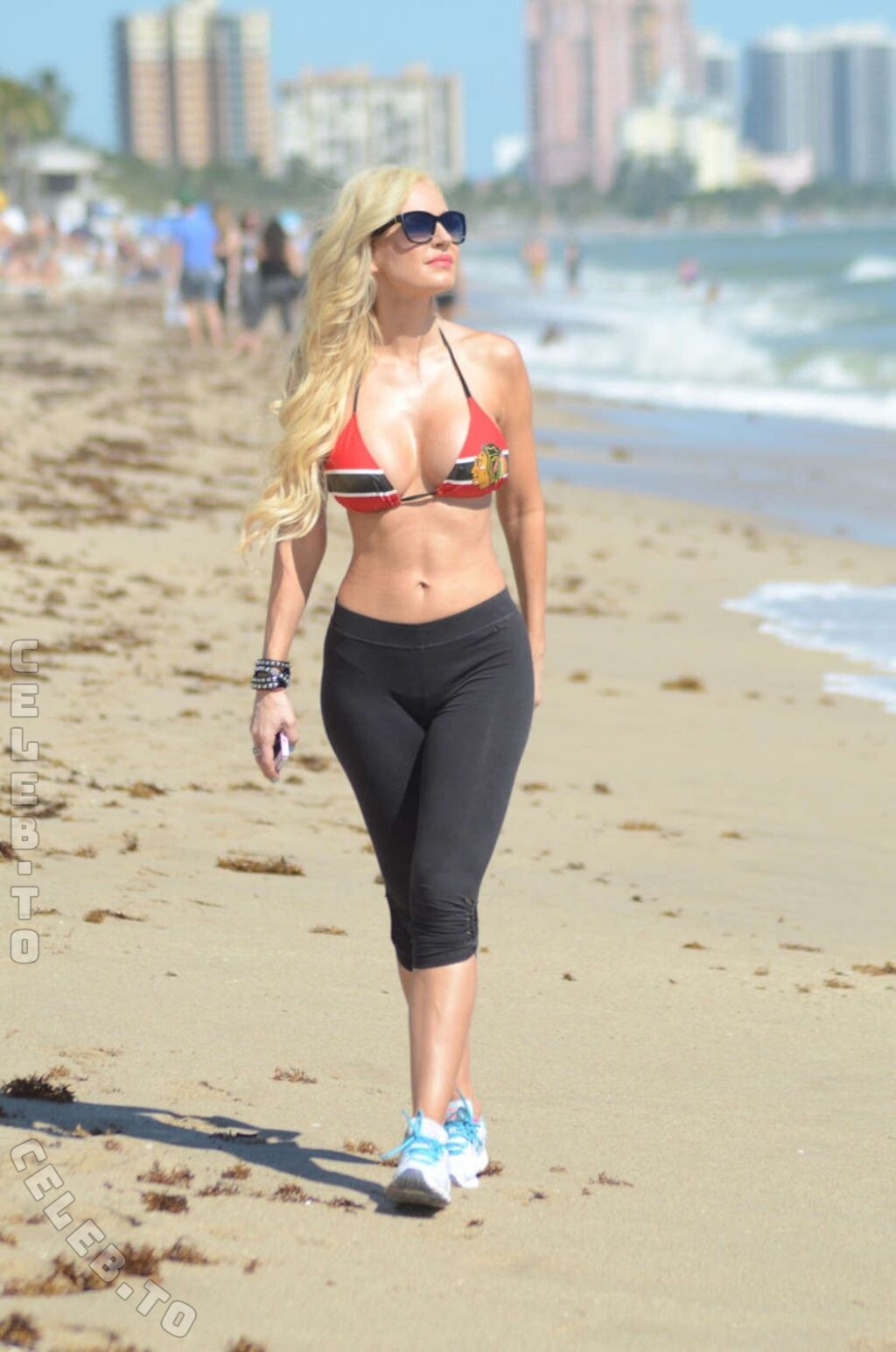 Ana Braga legs
