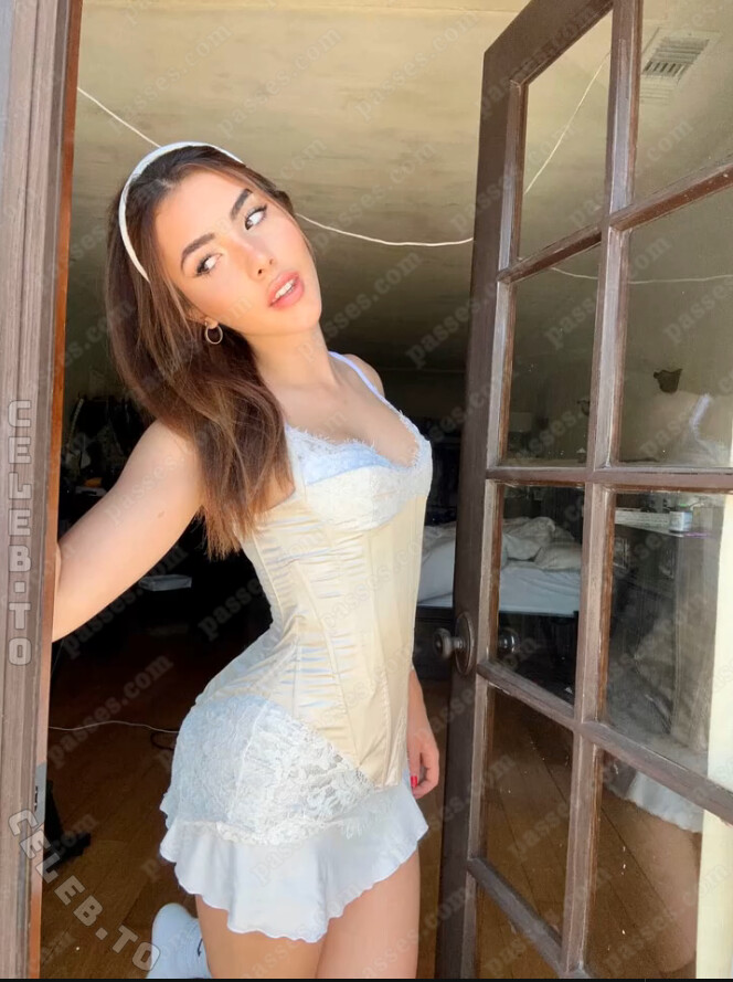 Andrea Botez Sexy Stockings Lingerie Set Leaked - Influencers GoneWild