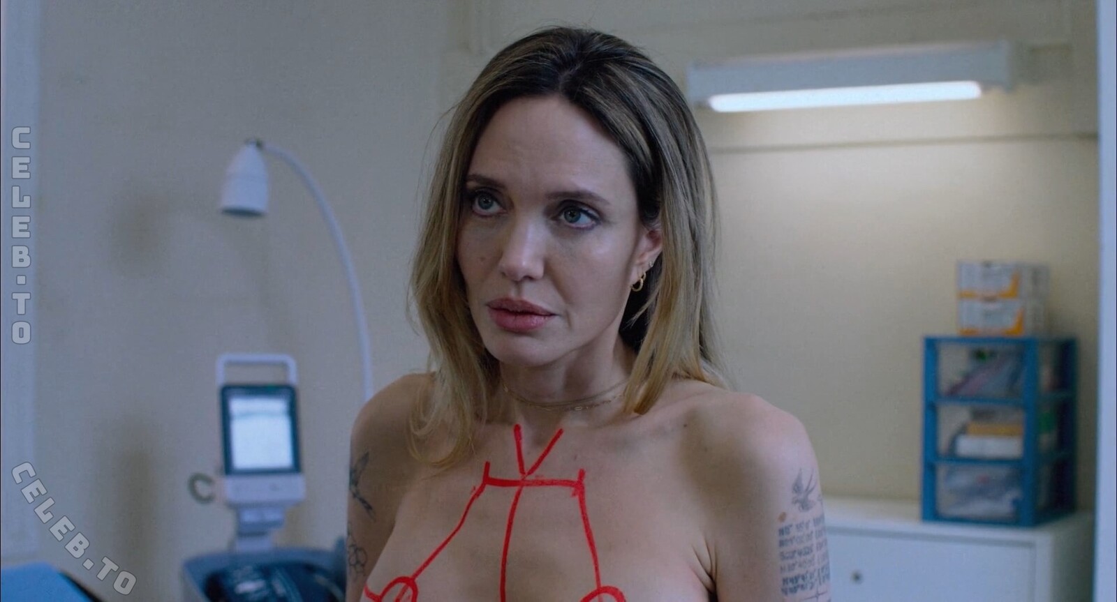Angelina Jolie nude leaked photos