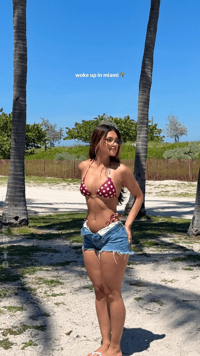 Anisia Martinez / Anisiamartinezz_ Nude Leaks OnlyFans  - Leaked Models