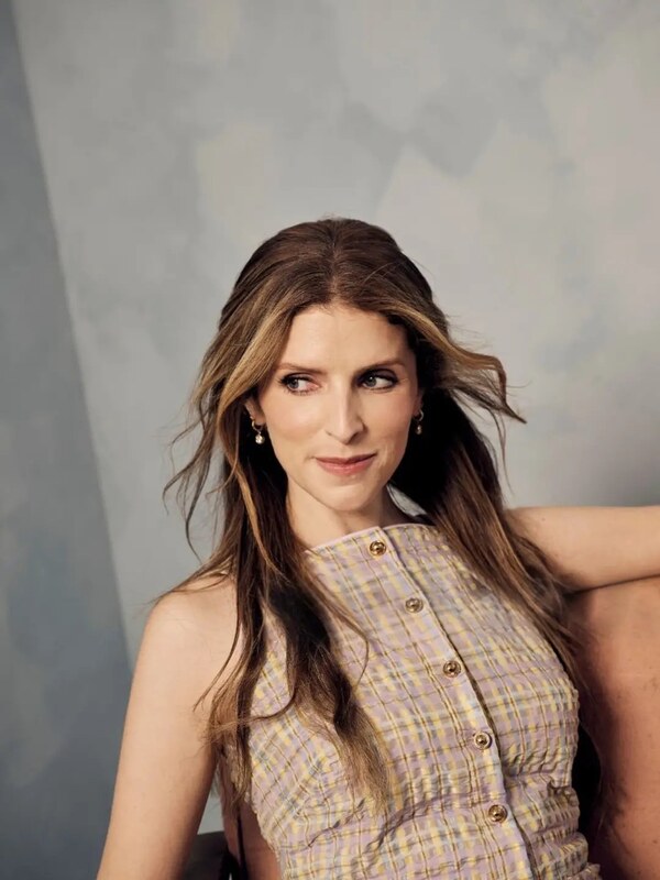 Anna Kendrick legs