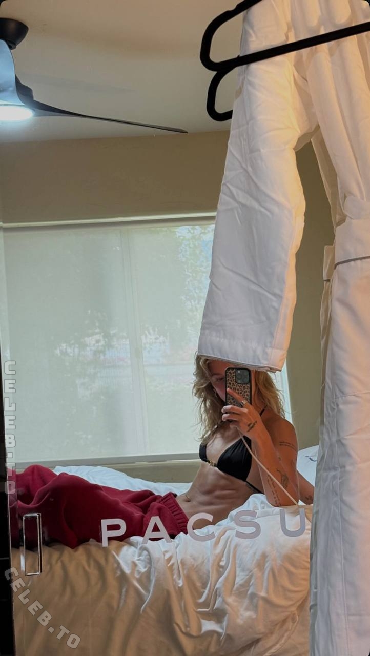 Anna Shumate Instagram Sexy Influencer - Annabananaxdddd