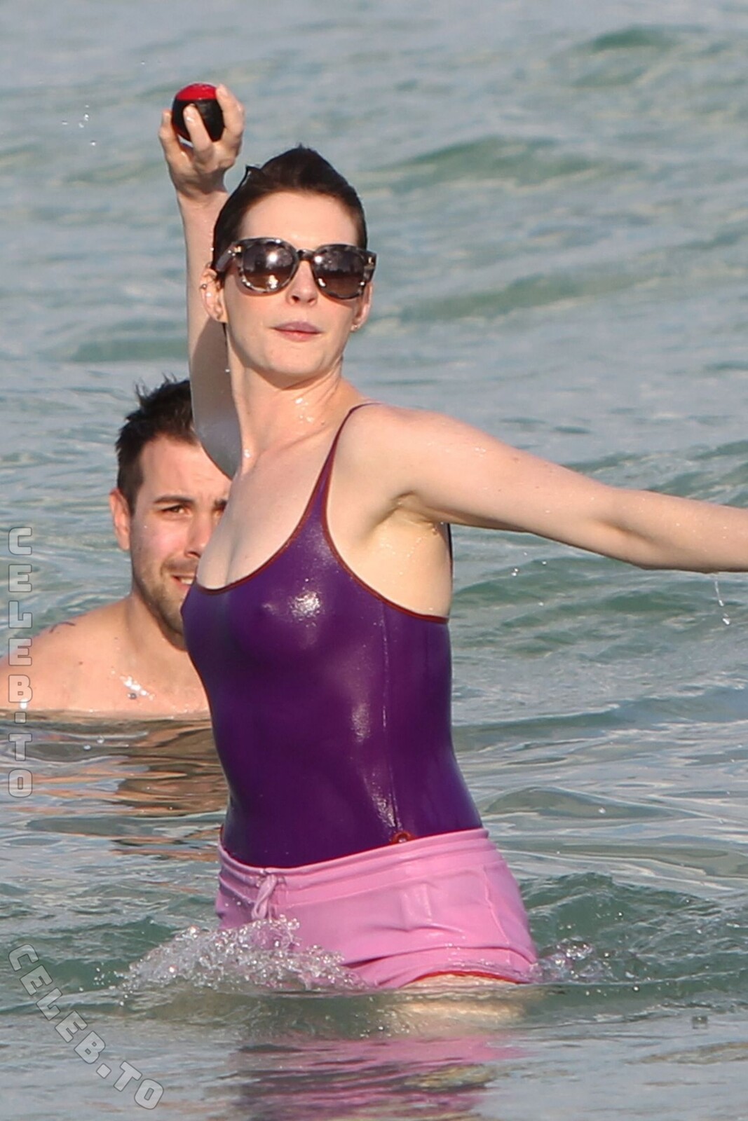 Anne Hathaway Nude In Her Bath Tub