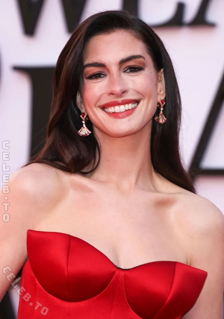Anne Hathaway Sexy – Vanity Fair April 2024 Issue (9 Photos)