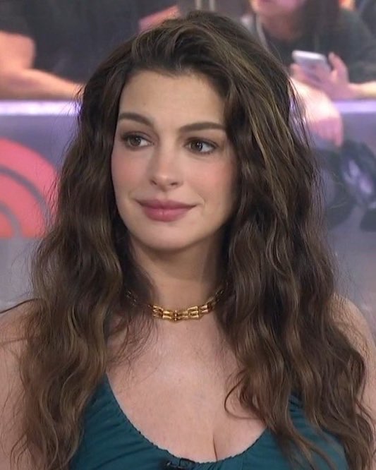 Anne Hathaway nude leaked photos