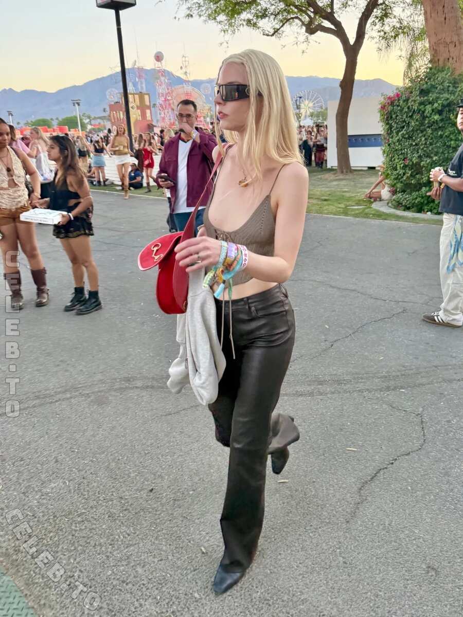 Anya Taylor Joy Nude & Sexy Photos Collection