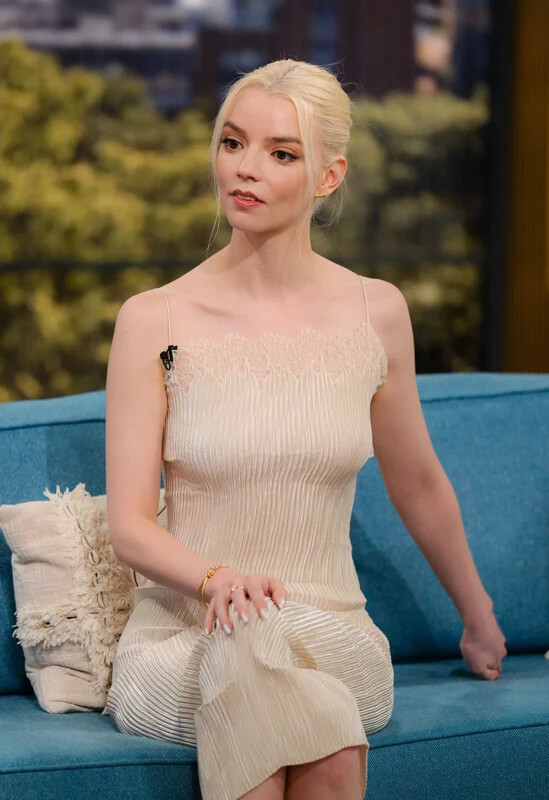 Anya Taylor Joy Instagram Leaks (56 Photos) - NudoStar