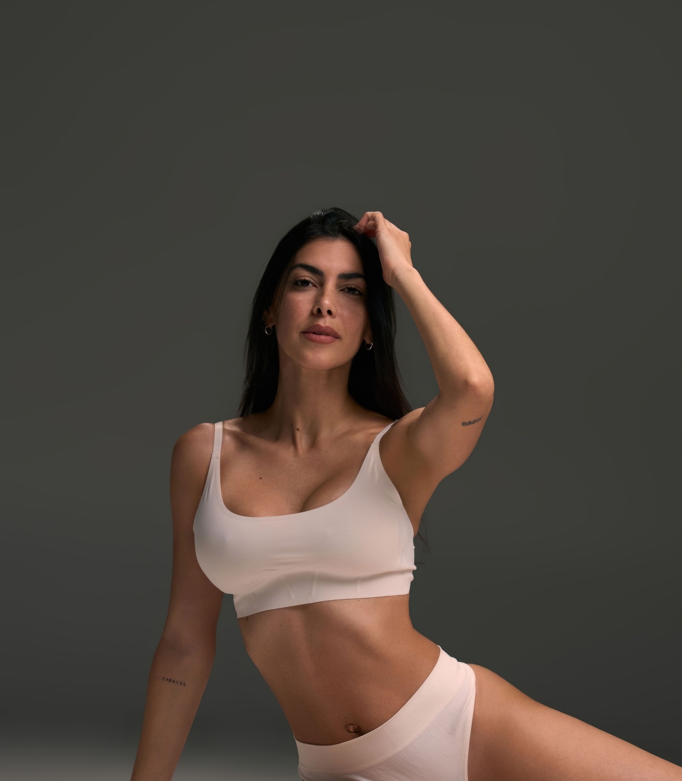 Ari Dugarte Bikini Stairs Modeling Patreon Video Leaked - Influencers Gonewild