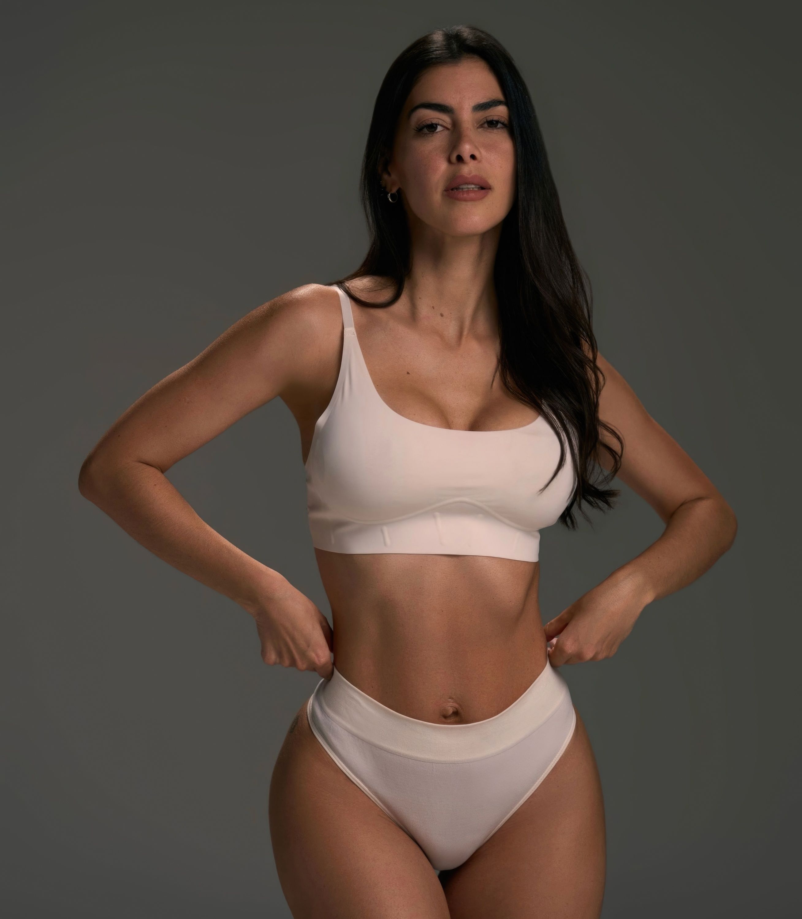 Ari Dugarte Bikini Stairs Modeling Patreon Video Leaked - Influencers Gonewild