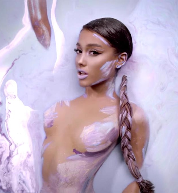 Ariana grande nude poho