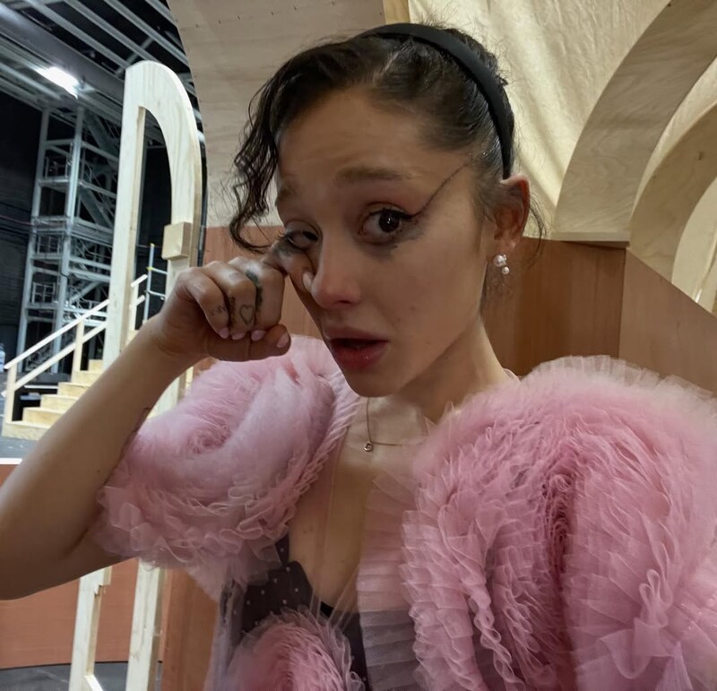 Ariana Grande butts