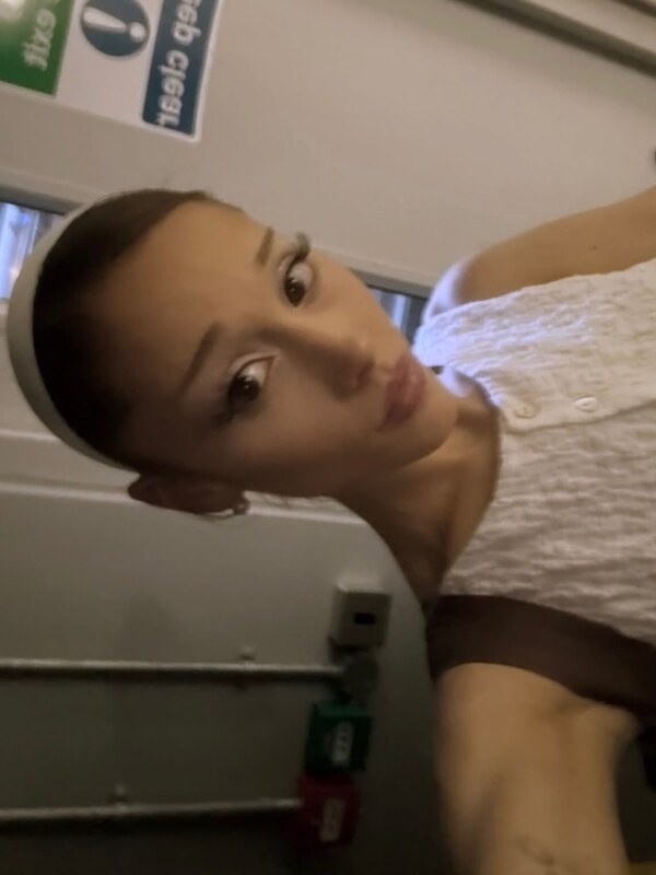 Ariana Grande butts