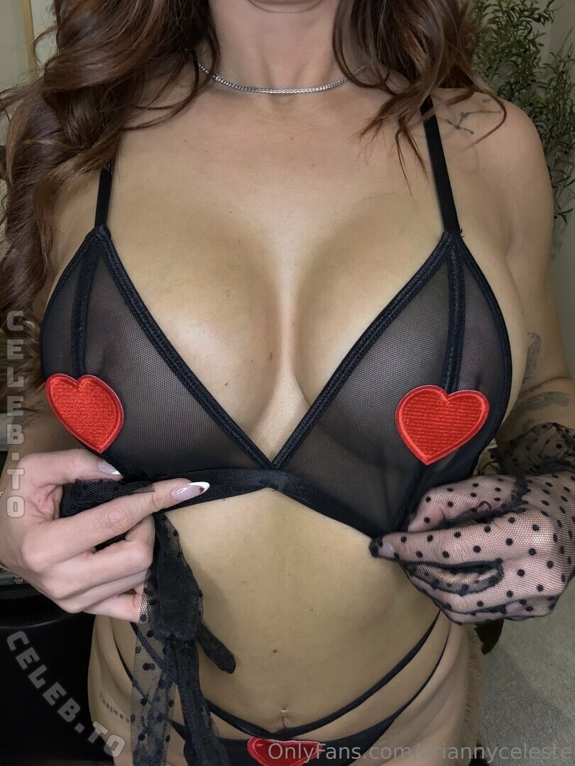 Arianny Celeste boobs