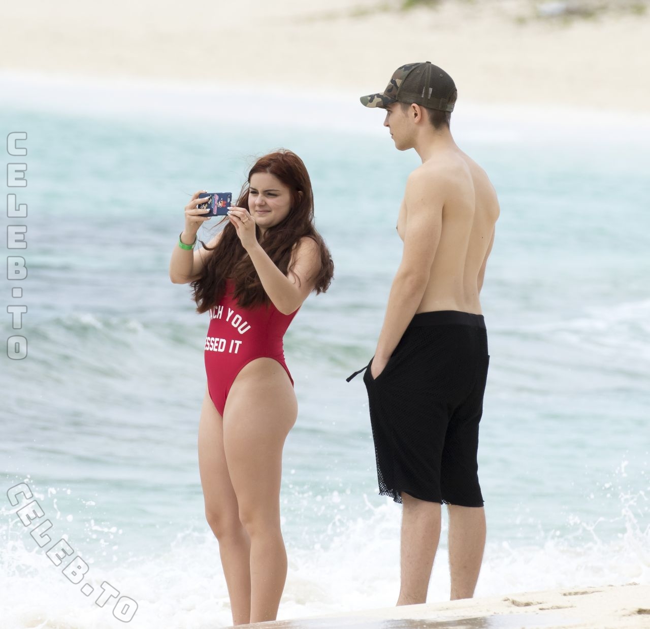 Ariel Winter legs