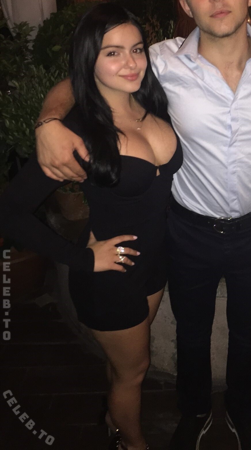 Ariel Winter butts