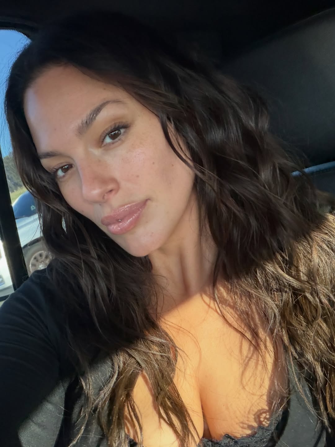 Ashley Graham hands
