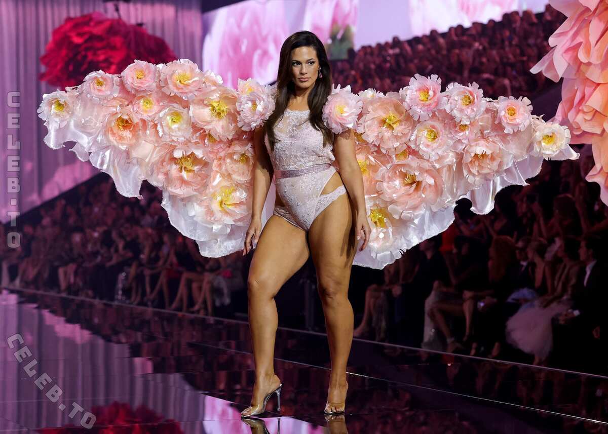 Ashley Graham nude leaked photos