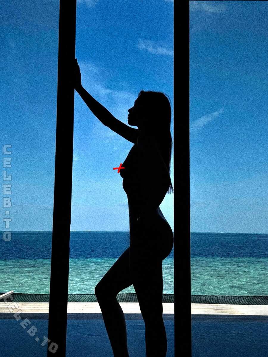 Aurora Ramazzotti nude leaked photos