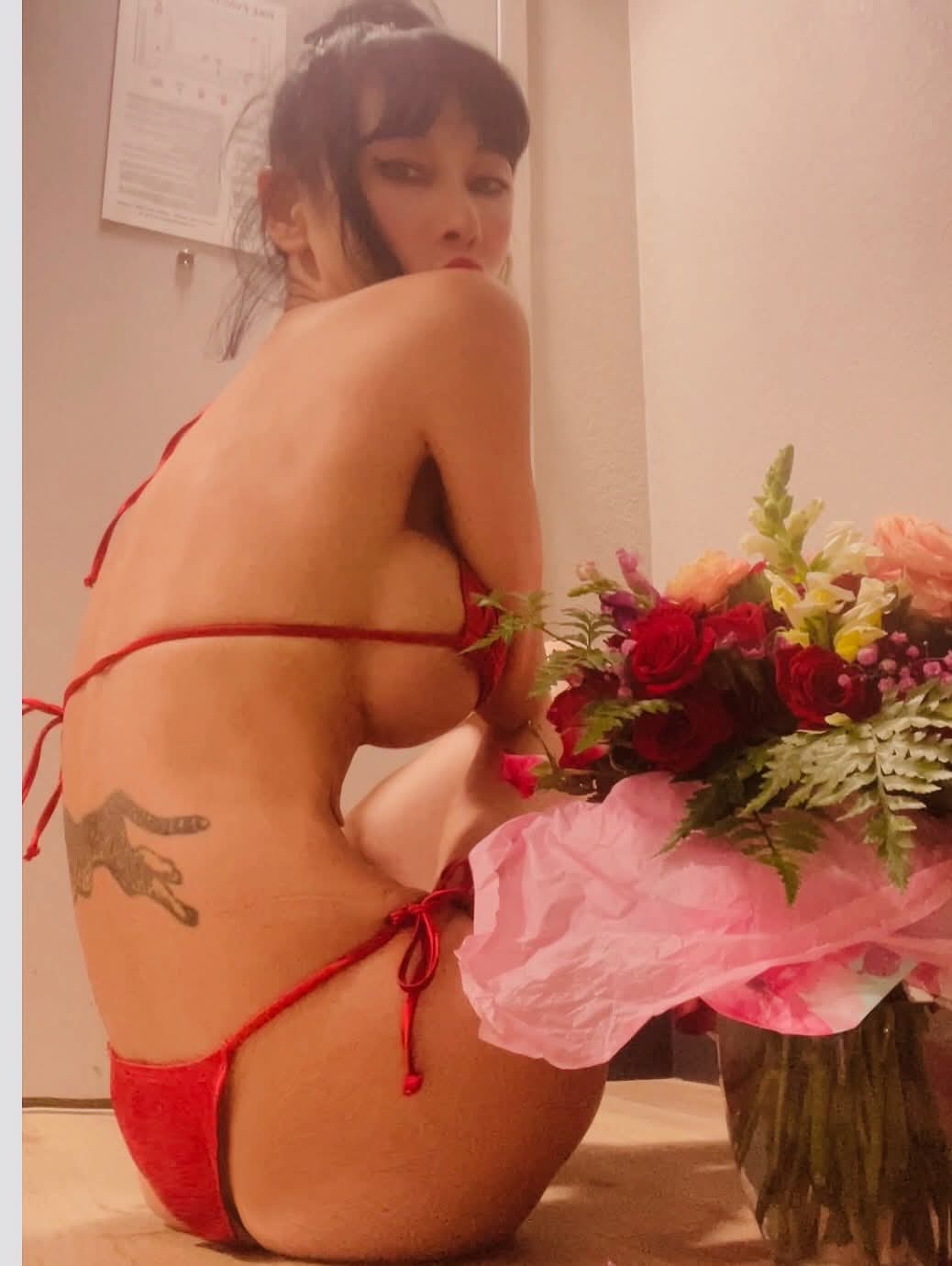 Bai Ling hands