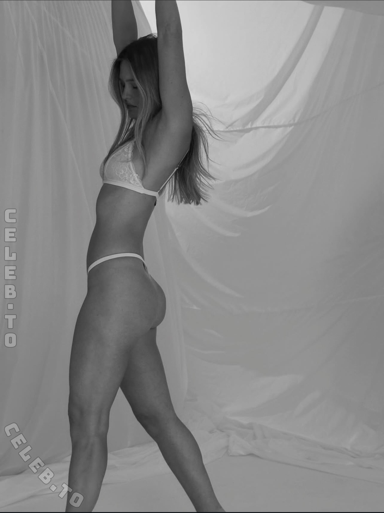 Bar Refaeli butts