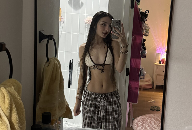 Beebee ASMR / beebeeasmr / beebeeasmr18 / weloveasmr Nude Leaks OnlyFans  - Leaked Models