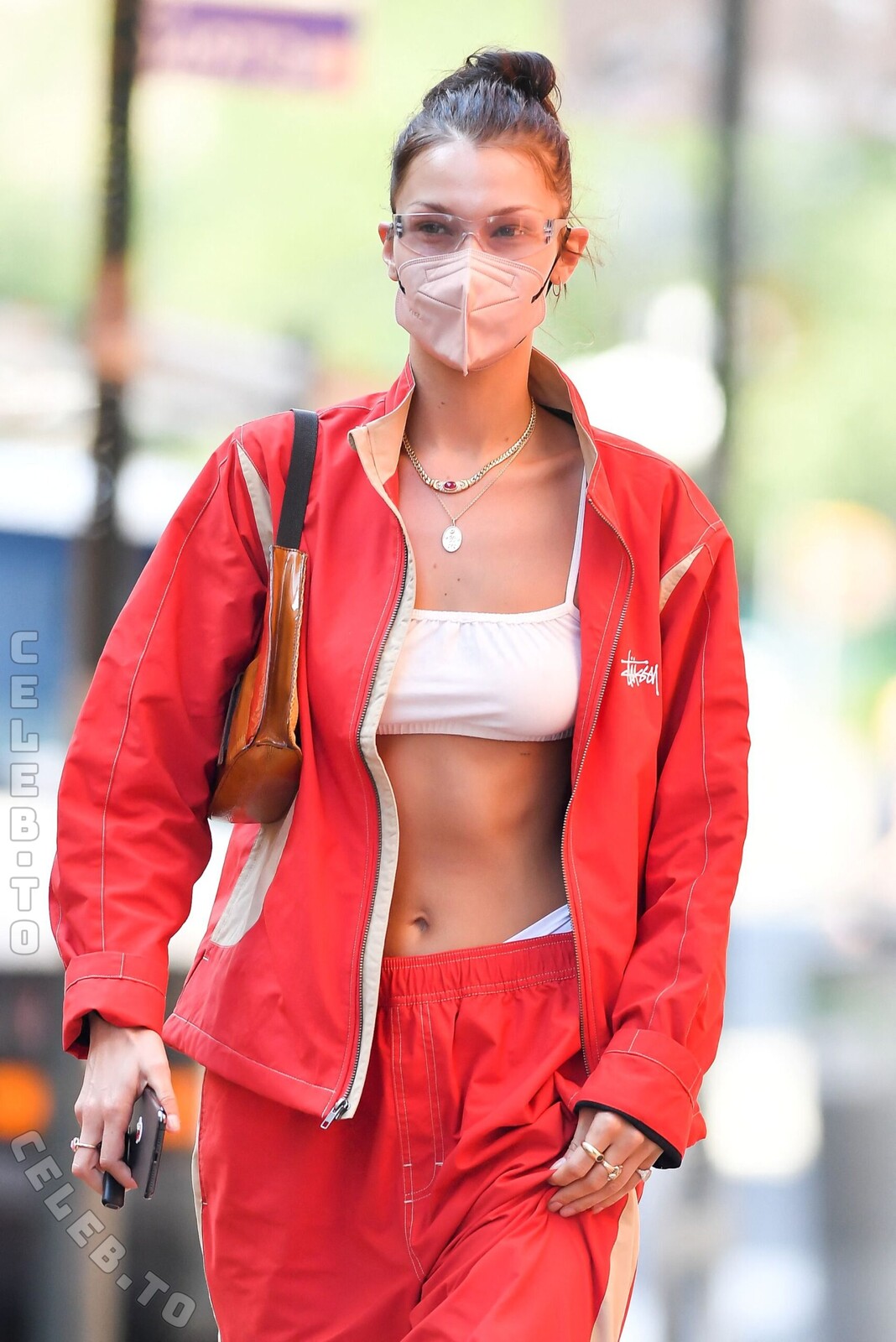 Bella Hadid butts