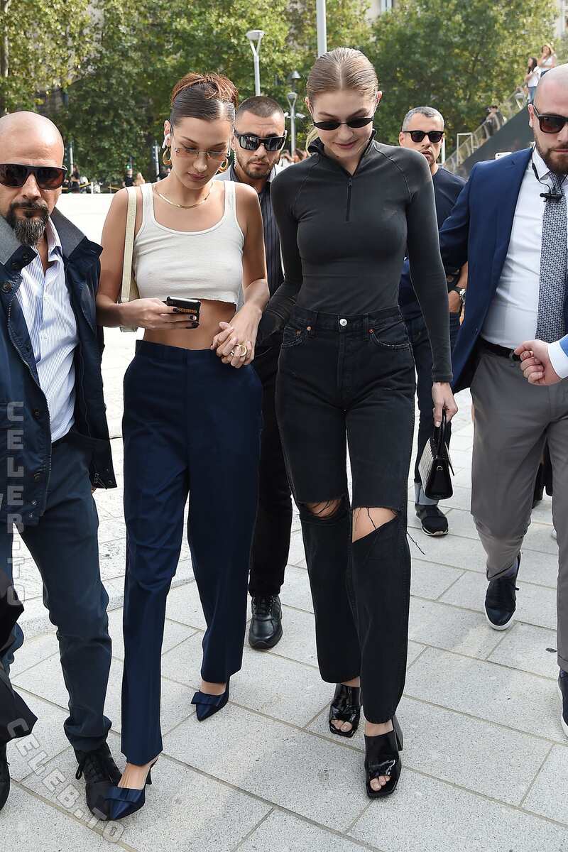 Bella Hadid hands