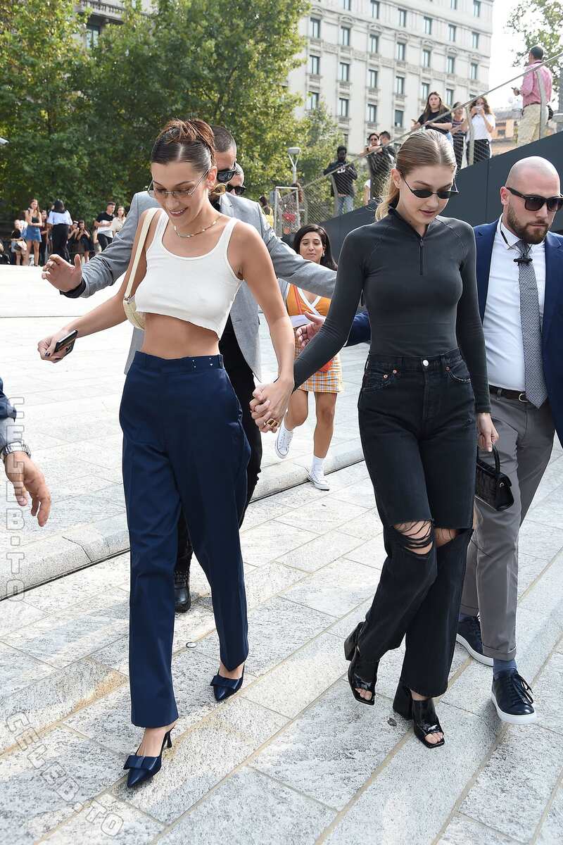 Bella Hadid hands