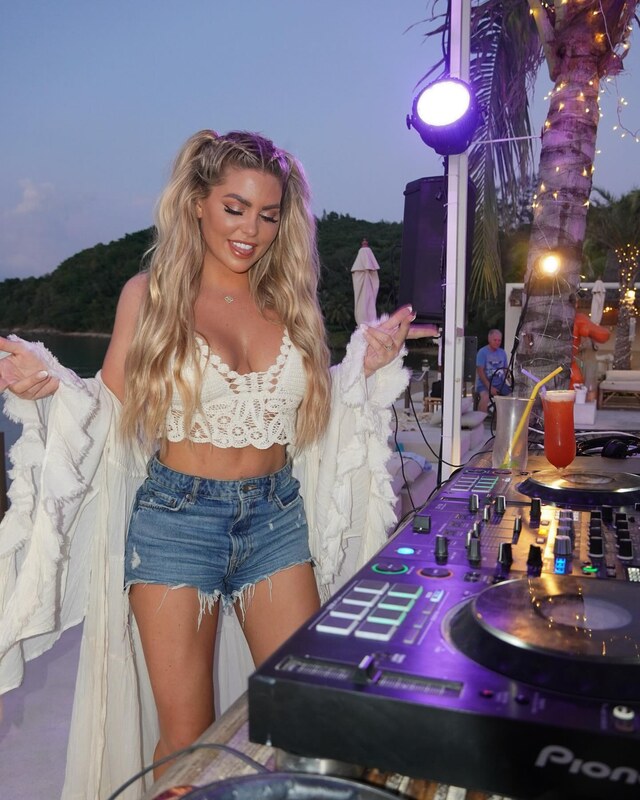 Bianca Gascoigne boobs