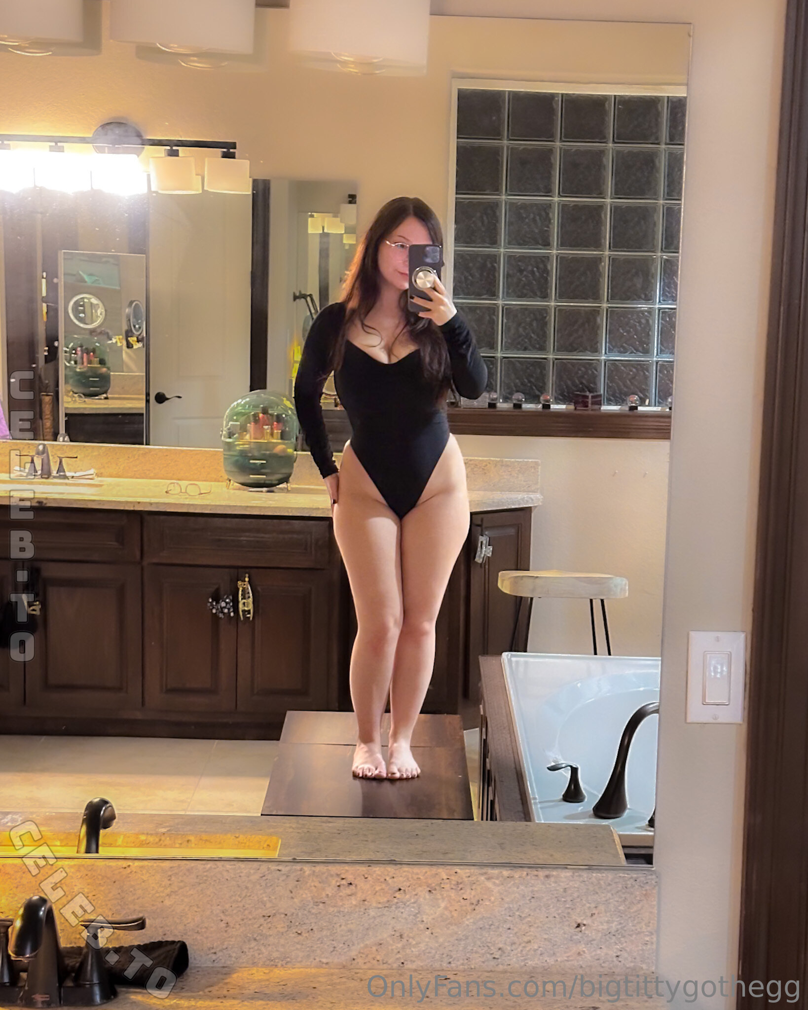 Bigtittygothegg Nude Celeb - Leah Onlyfans Leaked Nude Photo