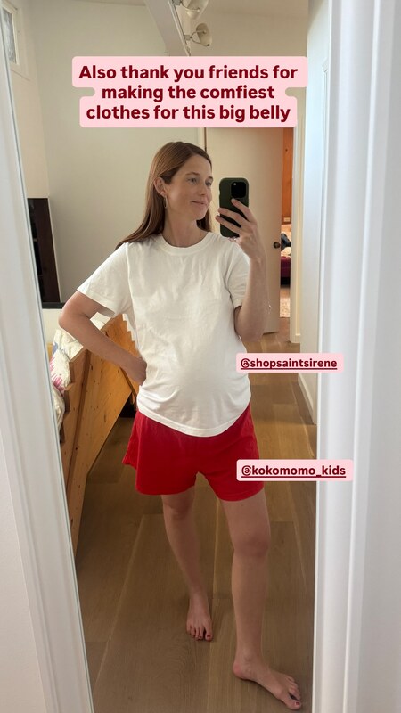 Bonnie Wright legs