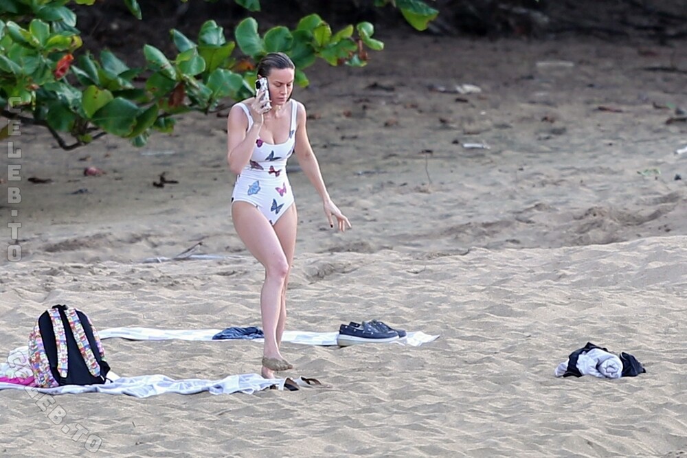 Brie Larson / brielarson Nude Leaks OnlyFans  - Leaked Models